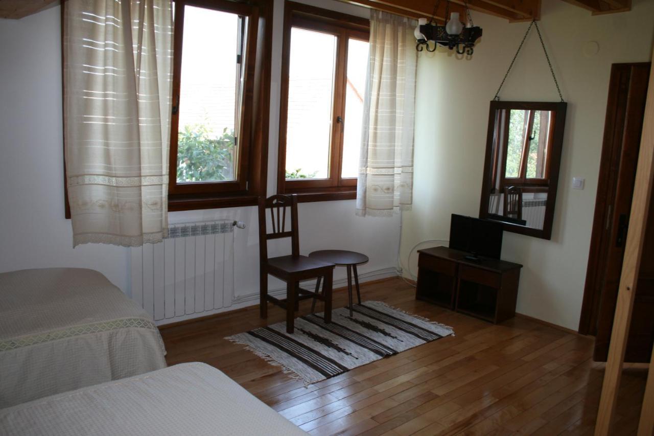 Albinuta Guesthouse Ozun Exterior foto