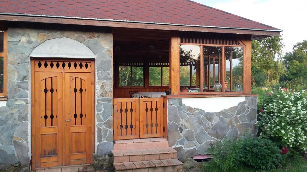 Albinuta Guesthouse Ozun Exterior foto