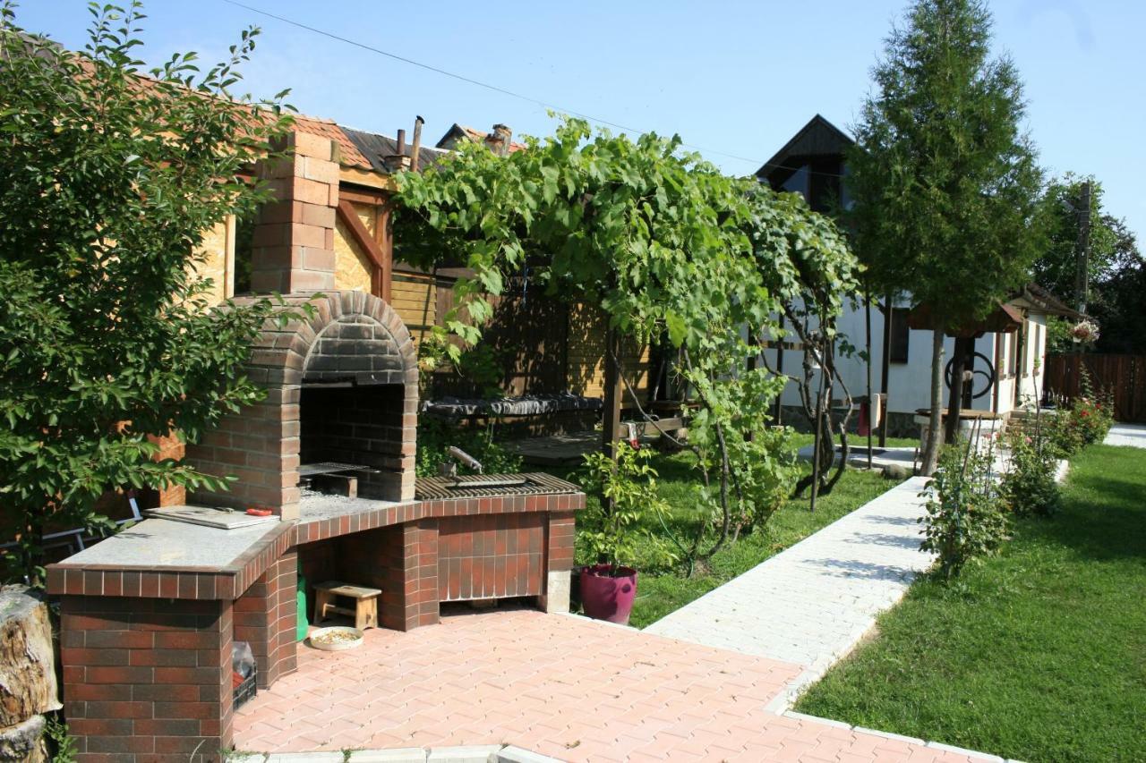Albinuta Guesthouse Ozun Exterior foto
